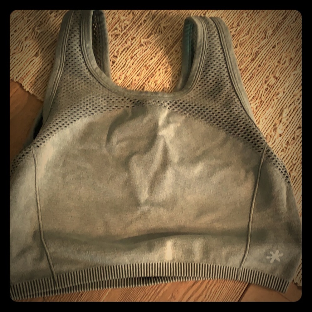 Splendid light green sports bra